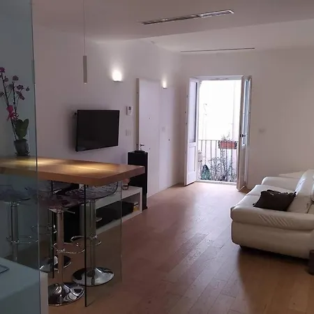 Casa Bianca - Luxury With Balcony In The Centre Lägenhet